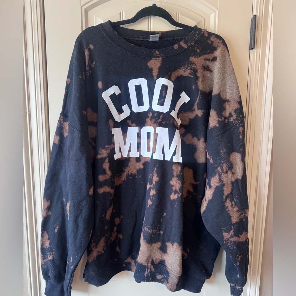 Cool Mom Gildan Black and Brown Tie-Dye Sweatshirt 3XL
